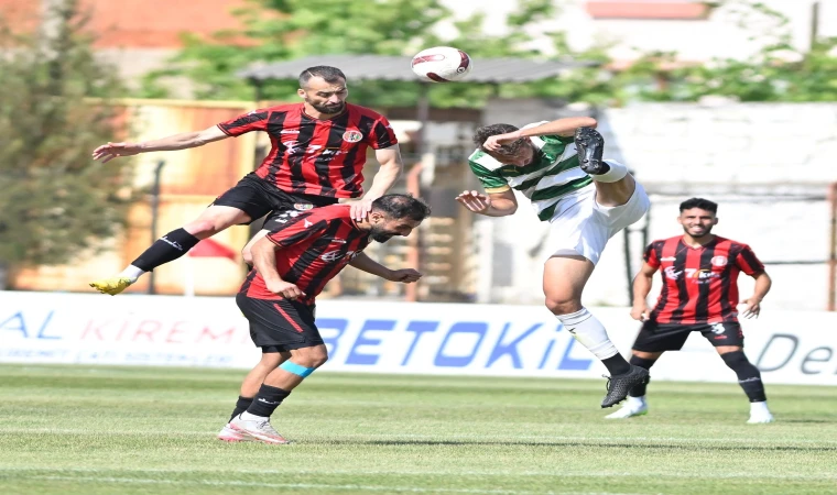 Turgutluspor evinde Efeler 09 Spor'a 4-1 mağlup oldu