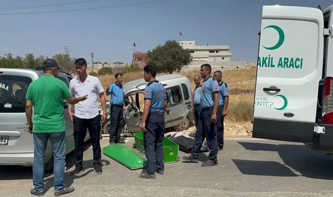 FECİ KAZA : 1 ÖLÜ 8 YARALI