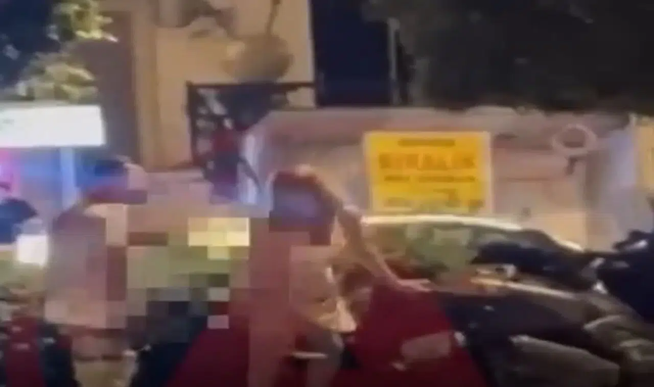 Yer: Türkiye! Sokak ortasında kimseye aldırış etmeden cinsel ilişkiye girdiler