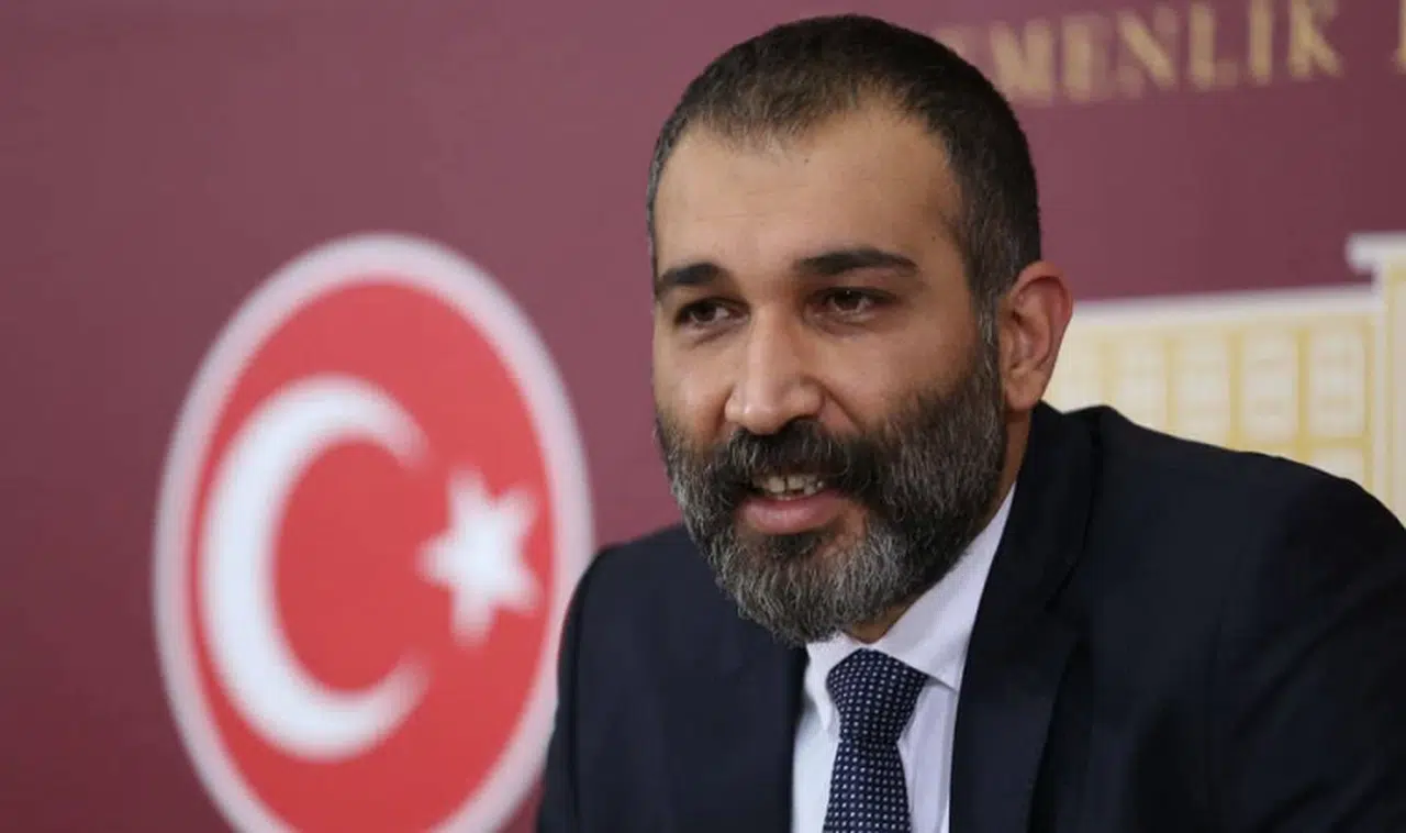 Barış Atay'dan Eski Mesleğine Dönüş Sinyali