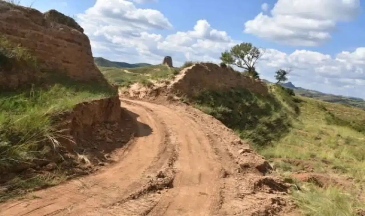 Çin Seddi'nin duvarını bakın neden yıkmışlar