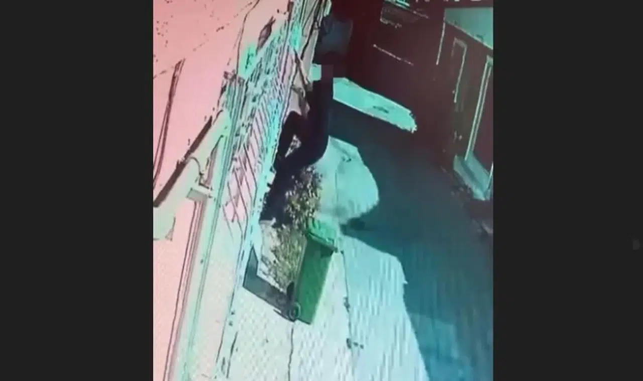 Örümcek Adam Gibi Tırmandı Bakın Ne Çaldı