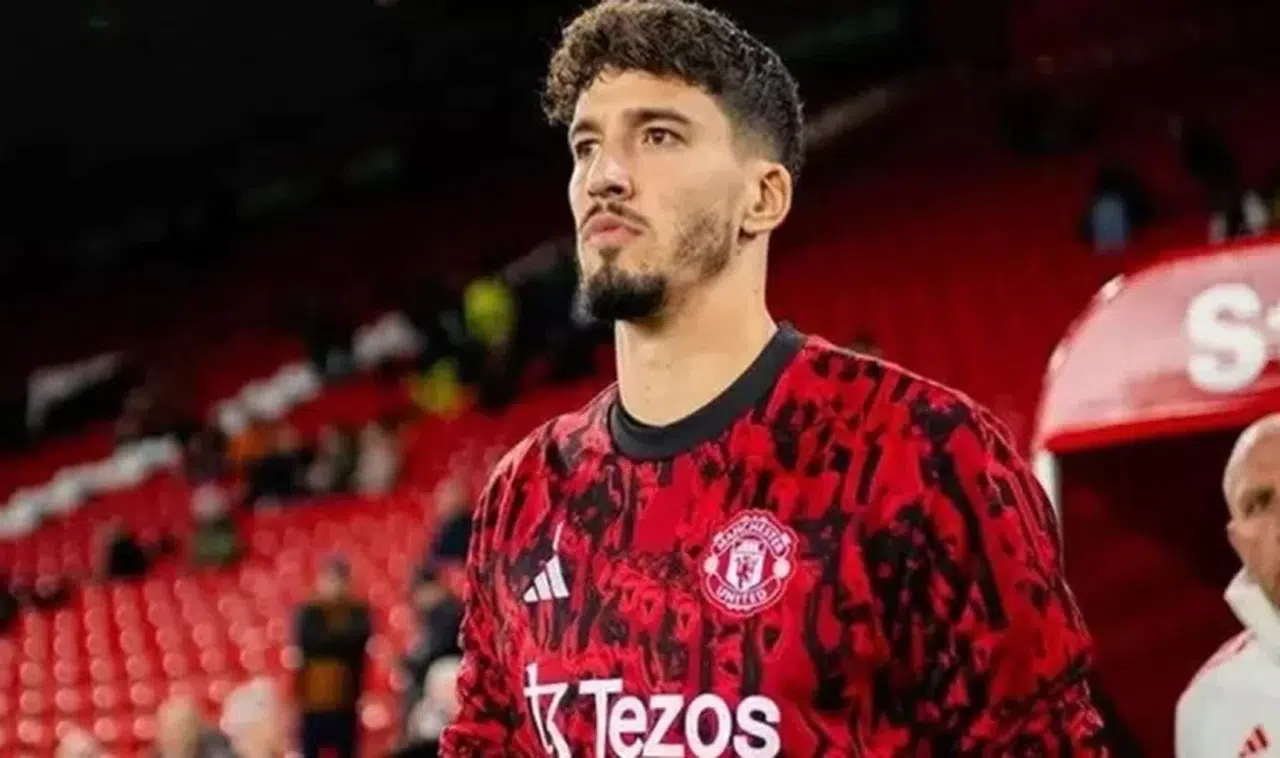 Manchester United efsanesinden Altay Bayındır'ı kahredecek sözler