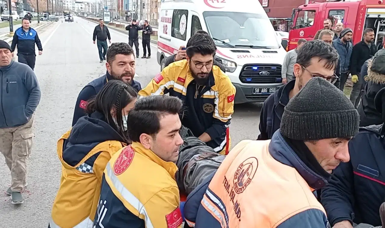 Önce çarptı sonra takla attı, 3 yaralı