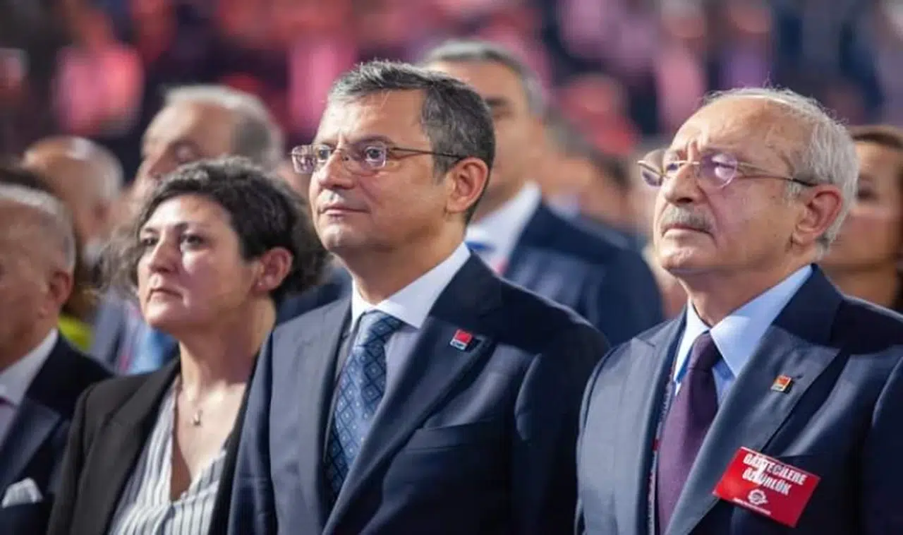 ÖZGÜR ÖZEL KİMDİR?