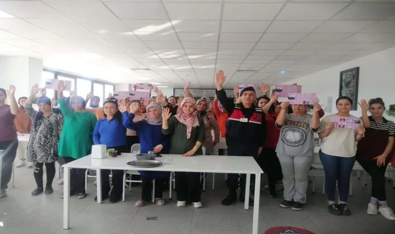 Salihli jandarma OSB’de KADES’i anlattı