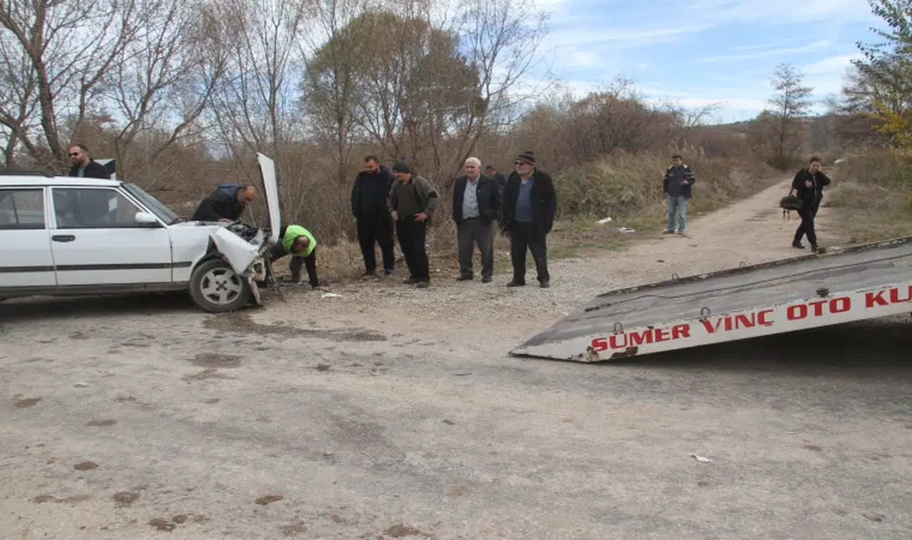 Kaza yapan otomobil dere yatağına düştü: 7 yaralı