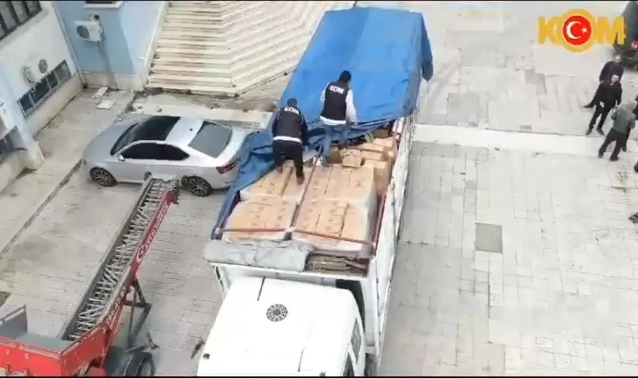 1 milyon 842 bin 500 adet içi tütün ile doldurulmuş makaron ele geçirildi
