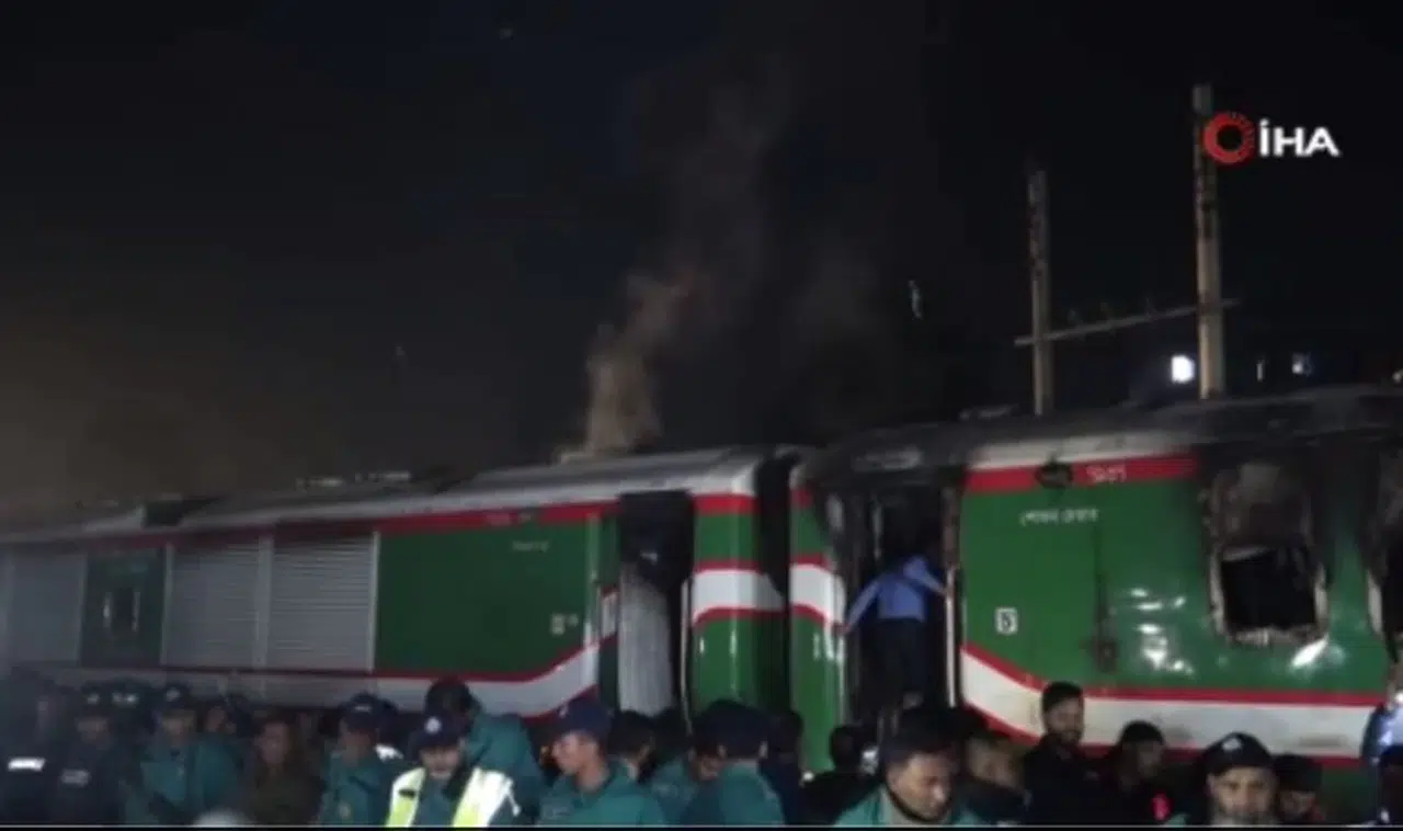 Bangladeş’te genel seçim öncesi kundaklama: 4 ölü