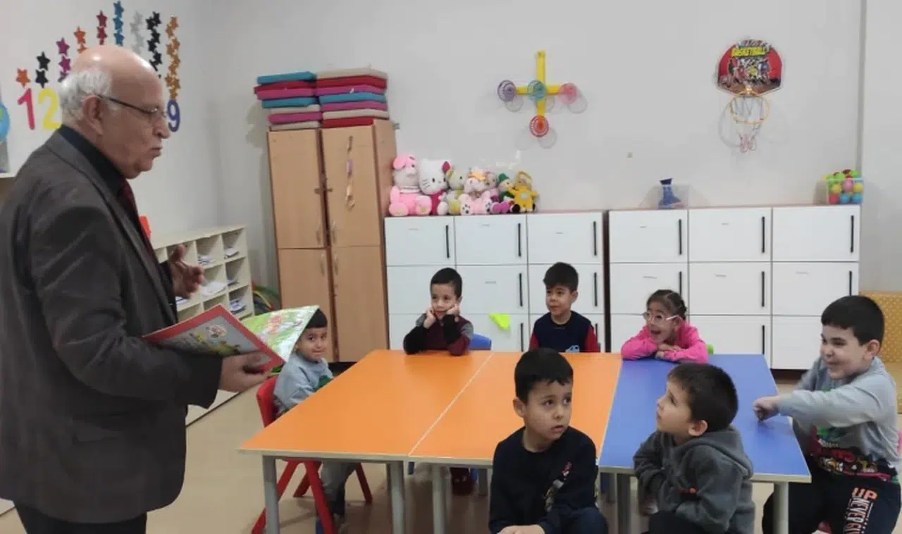 'Dilimizin Zenginlikleri' projesi kapsamında Gündüz Aydın öğrencilerle buluştu