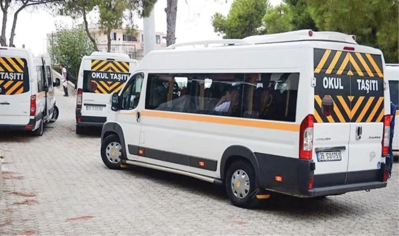 İçinde öğrencilerin olduğu servis kaçırıldı!