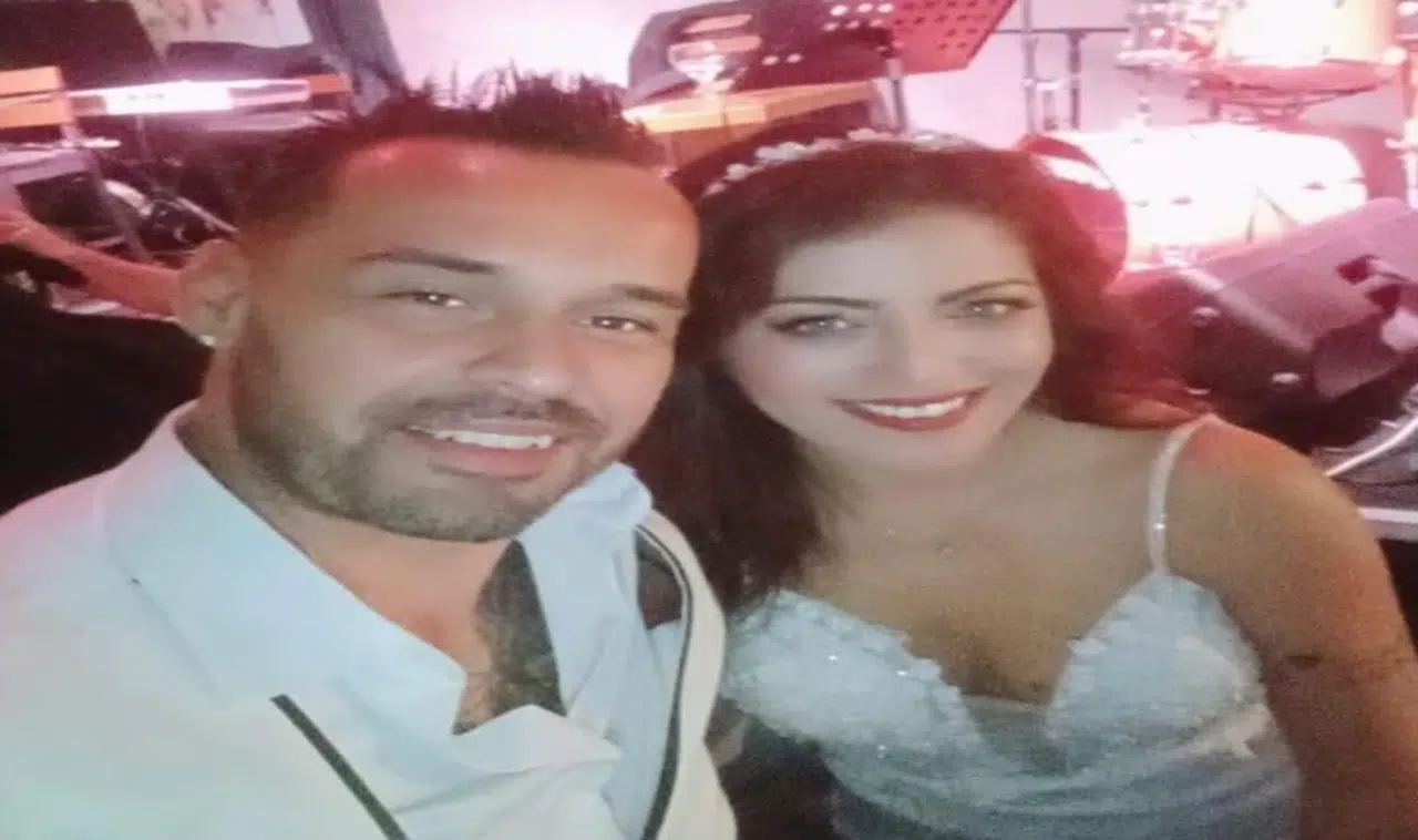 Kocasını kalbinden bıçakladı