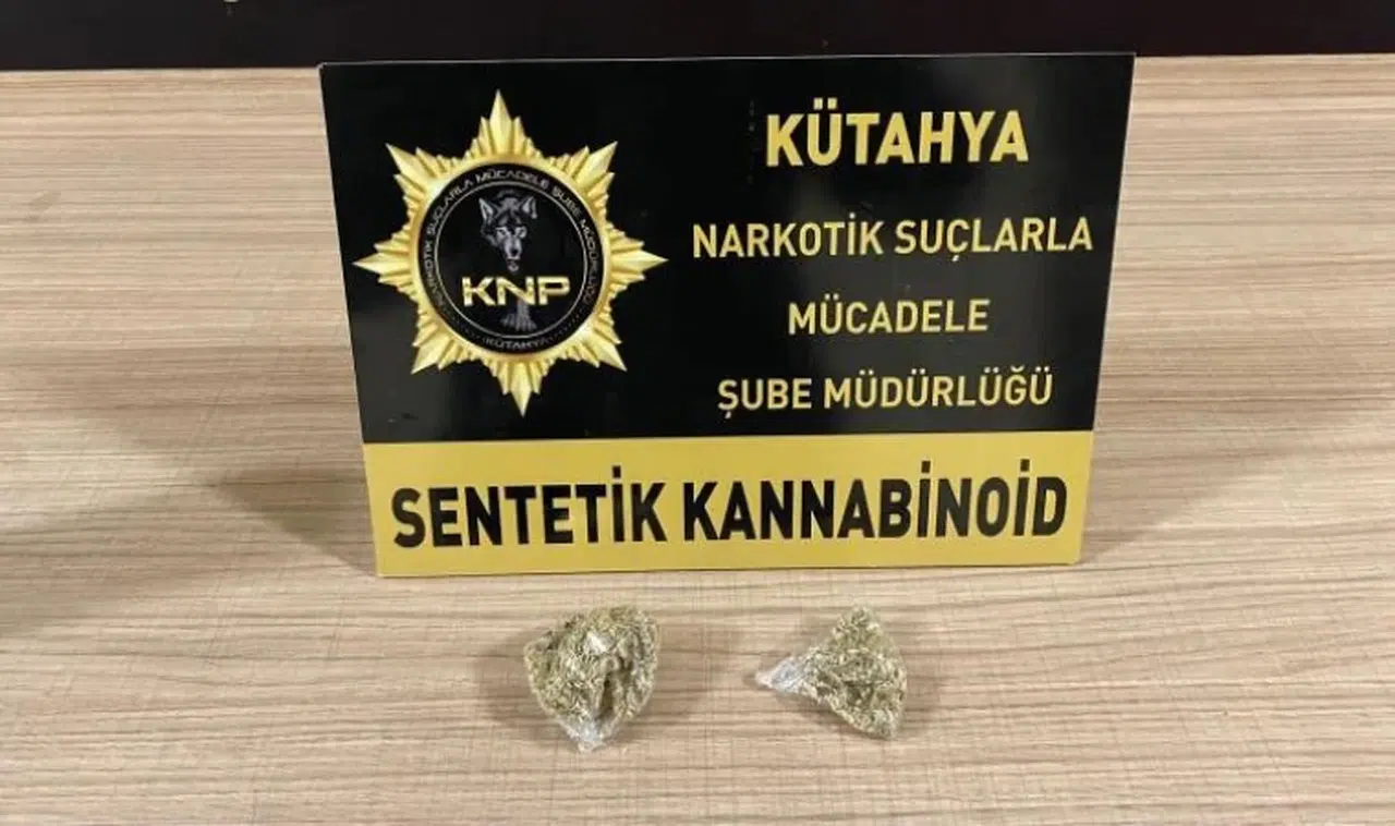 Polisin durdurduğu şüpheli araçtan 1,64 gram uyuşturucu madde çıktı