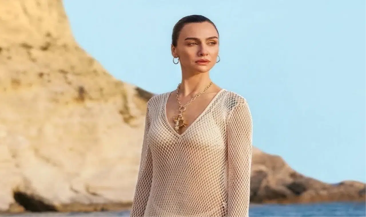 Birce Akalay gönlünü bakın hangi yakışıklı oyuncuya kaptırdı