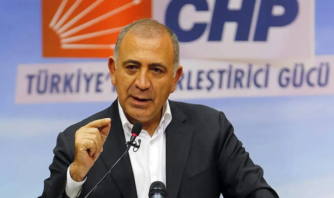 Gürsel Tekin kimdir?