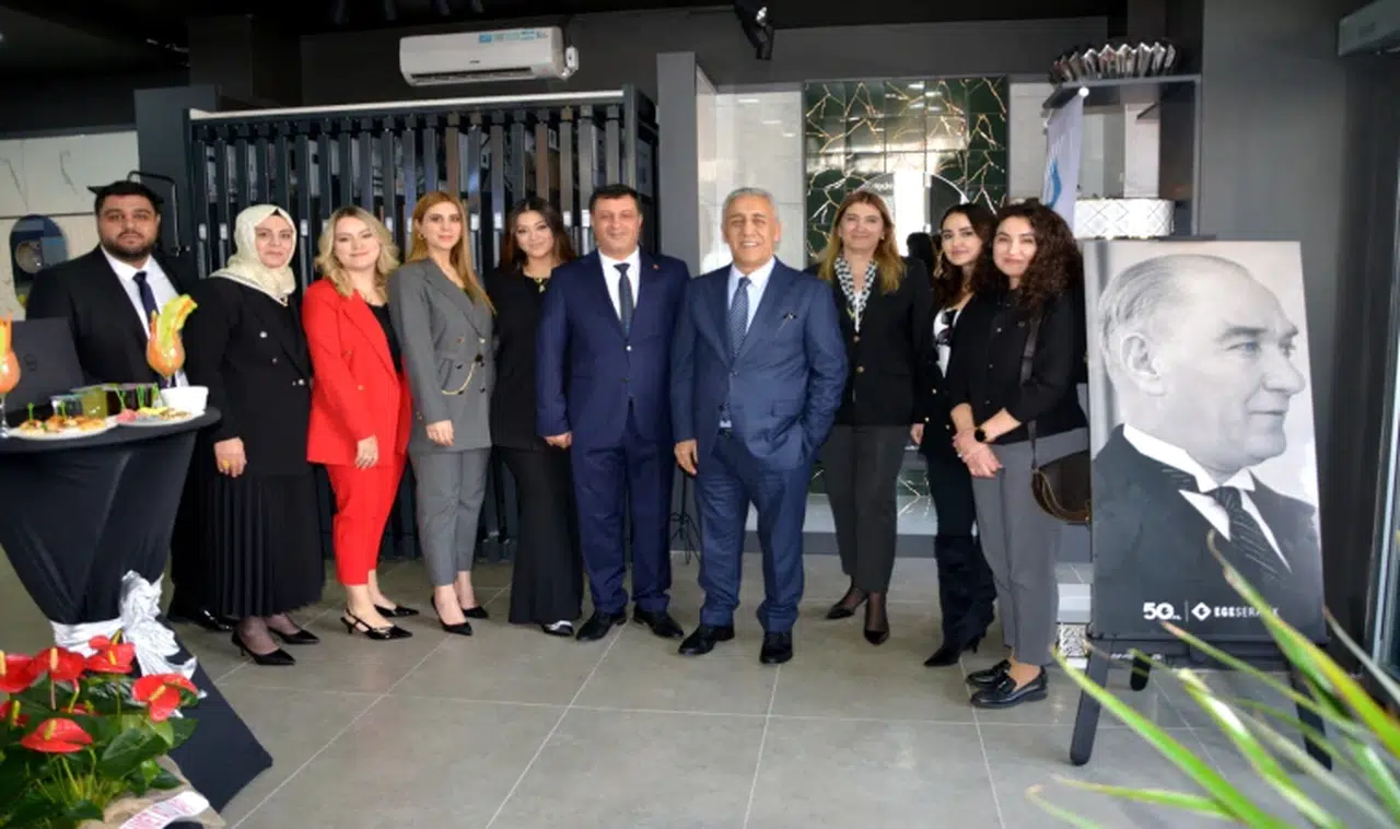 İş dünyası ve siyasetçiler bu açılışta buluştu 