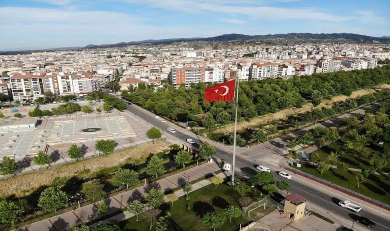 Manisa'nın  ilçesi Kasaba mı yoksa Turgutlu mu?