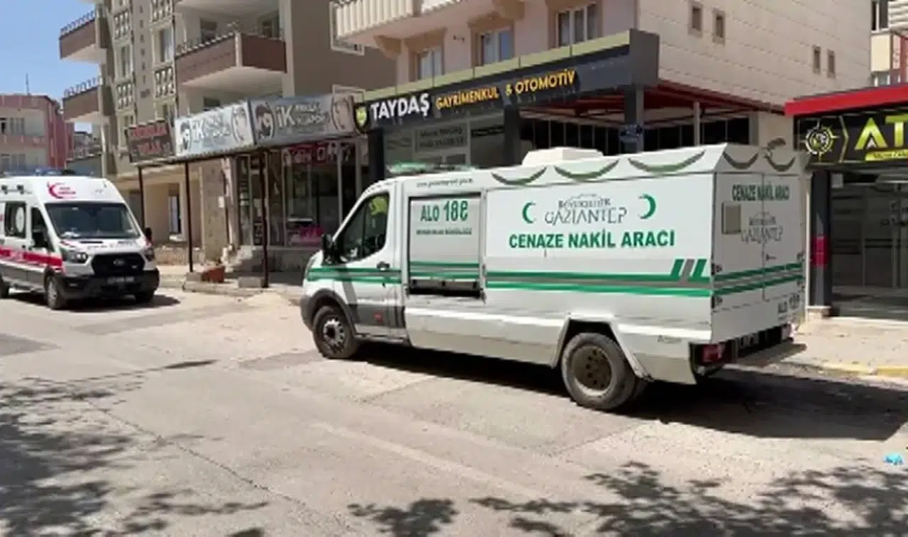 İki gündür haber alınamayan genç evinde ölü bulundu
