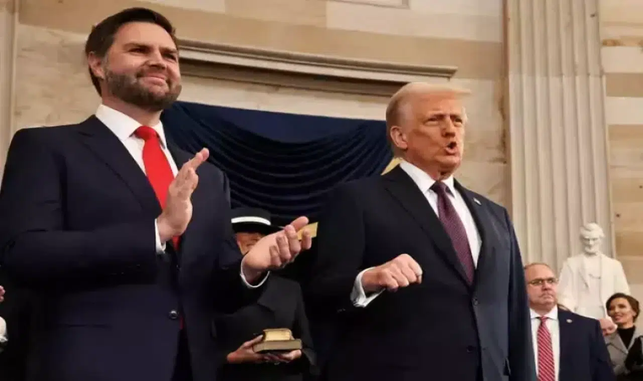 Resmen göreve başlayan Donald Trump: Acil durum ilan edeceğim