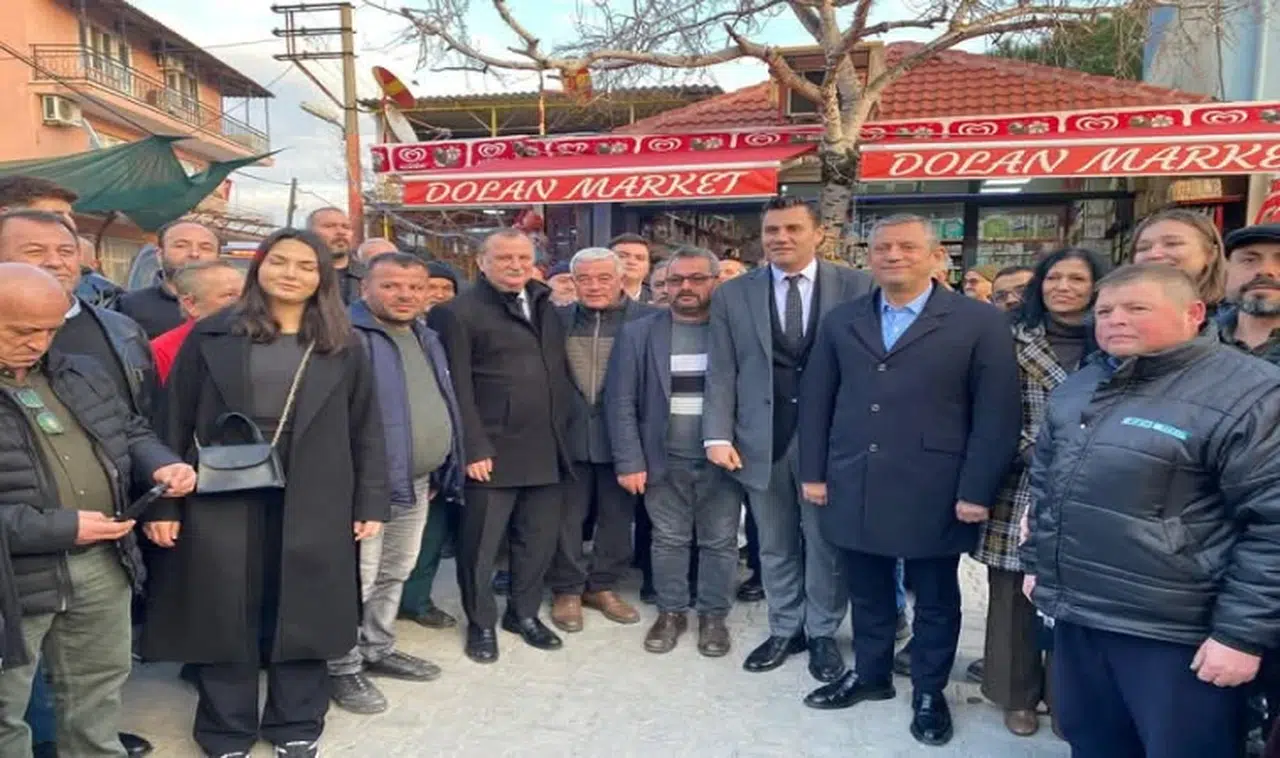 CHP lideri Özgür Özel'den Arslan ailesine taziye ziyareti