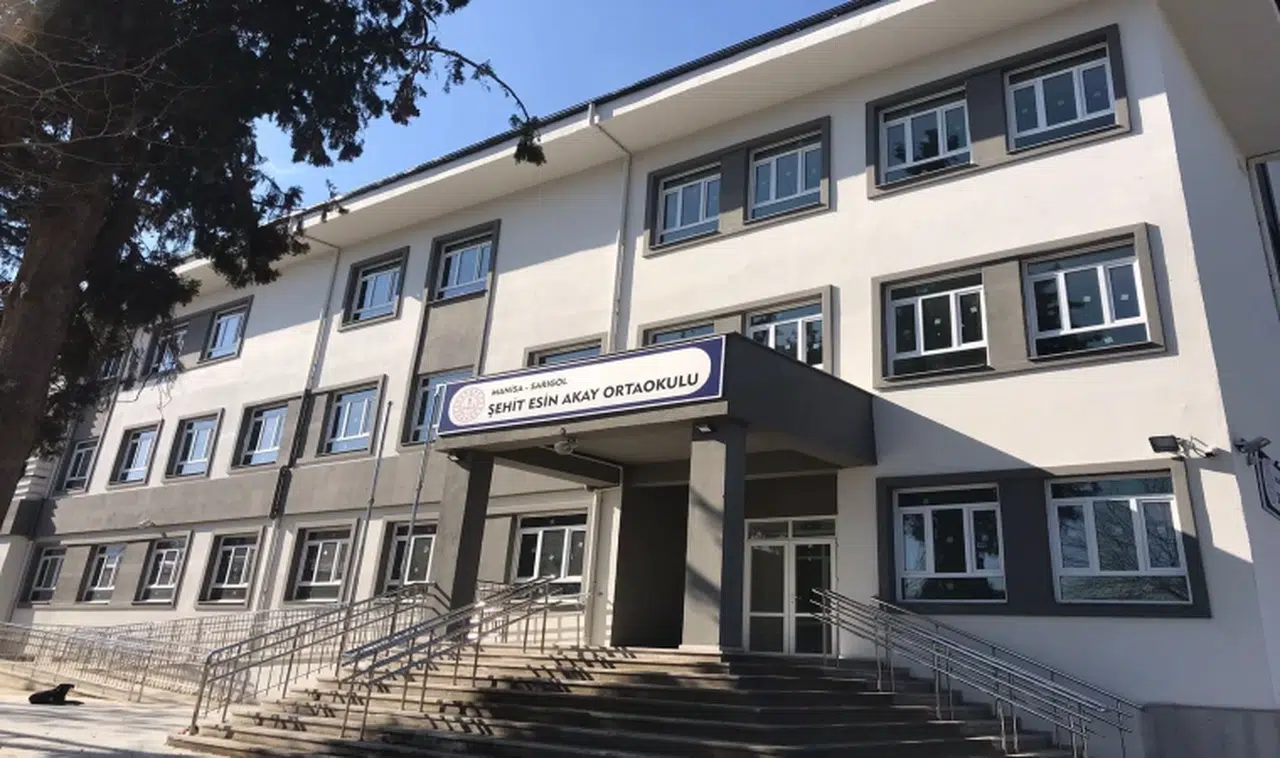 Sarıgöl'deki iki okulun açılışı gecikecek