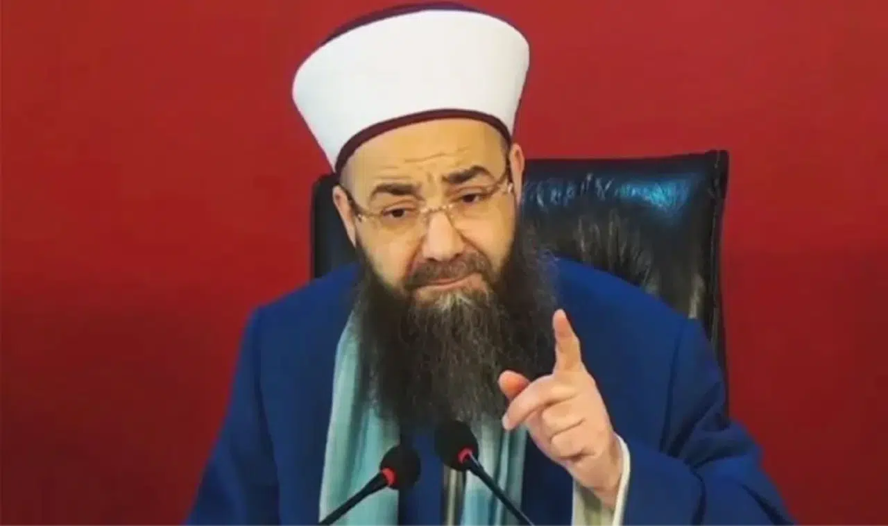 Çakarlı lüks cipi kullanan kişi Cübbeli Ahmet Hoca'nın kızı çıktı