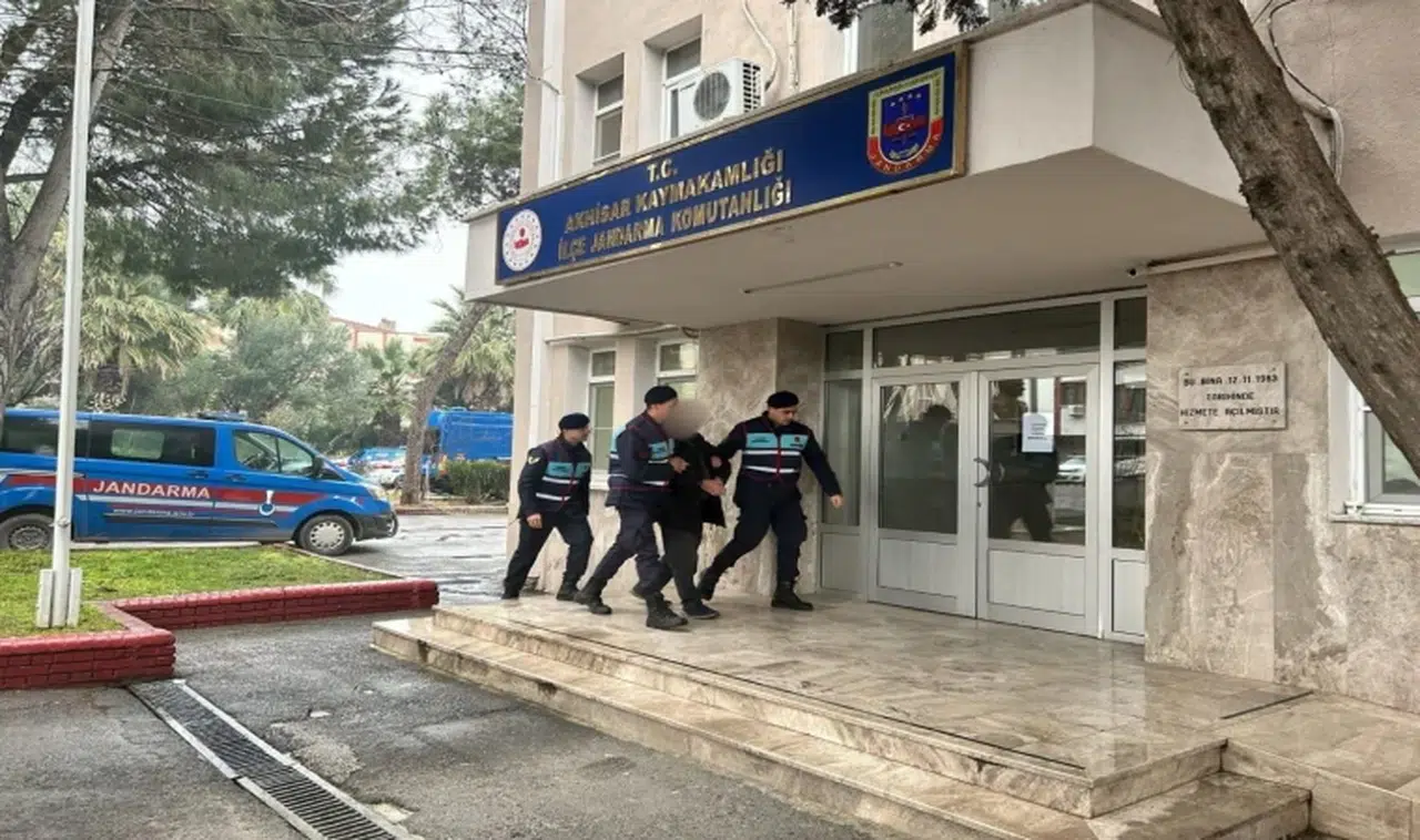 Kendilerini MİT mensubu olarak tanıtan dolandırıcılara operasyon: 5 gözaltı