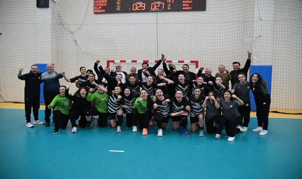 Manisa BBSK Hentbol Takımından tarihi başarı