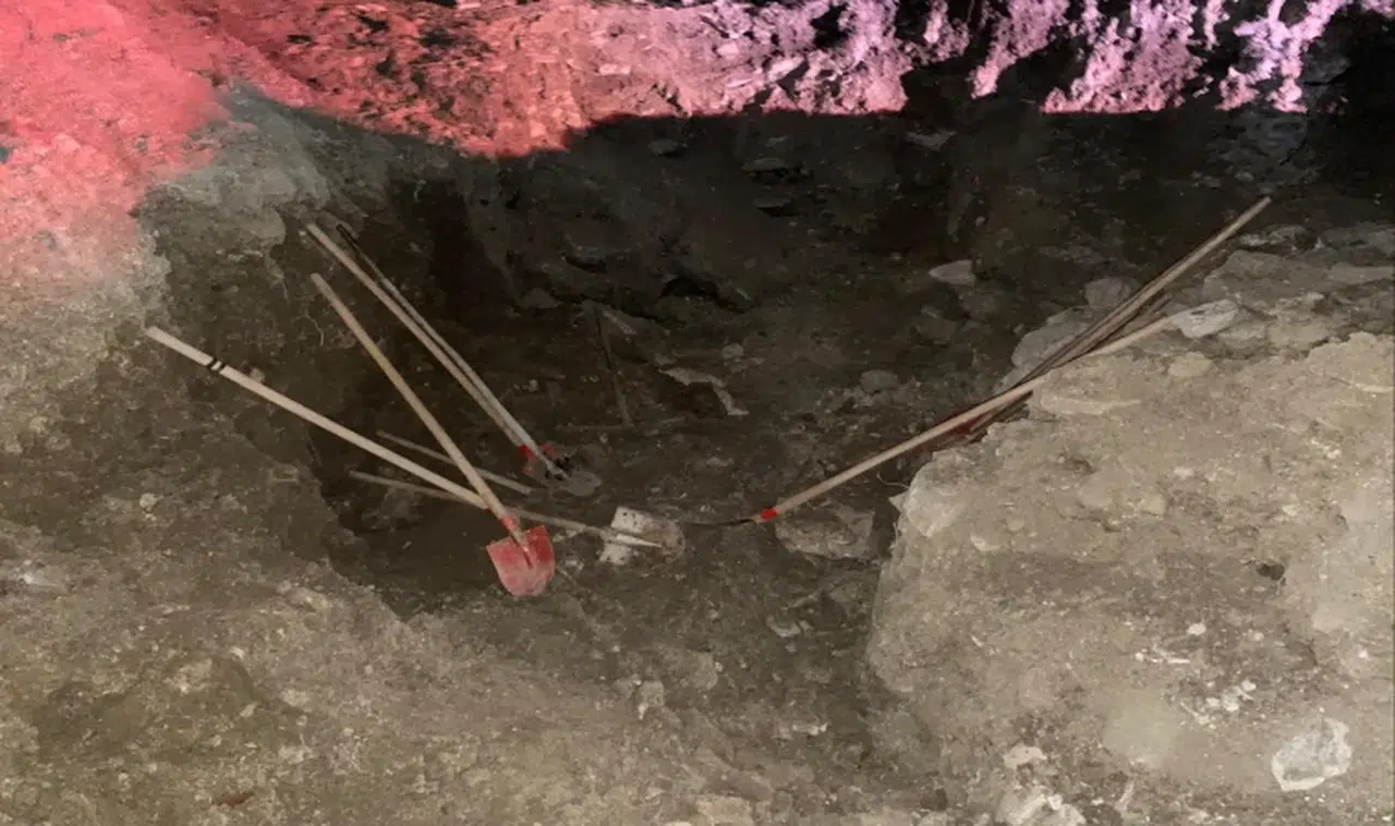 Manisa’da kazma-kürekli defineciler suçüstü yakalandı