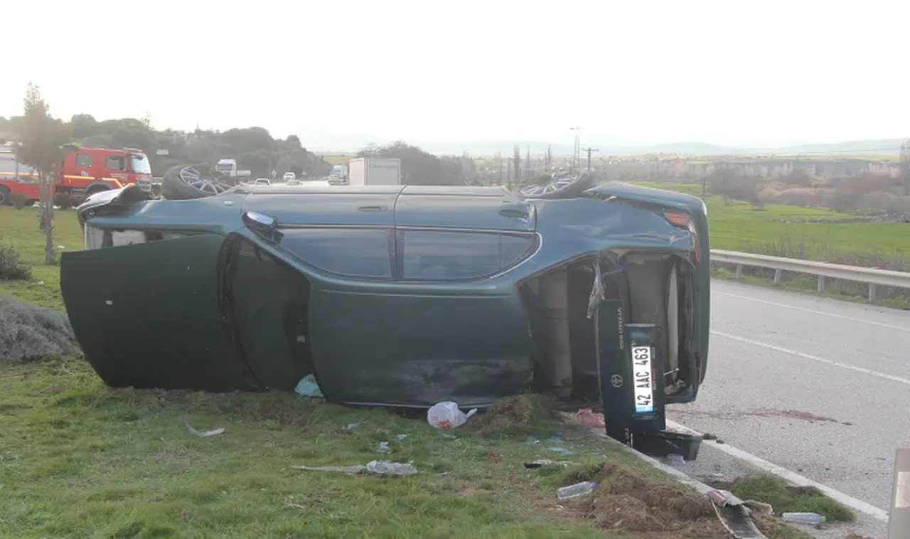 Sürücü hakimiyeti kaybetti otomobil takla attı