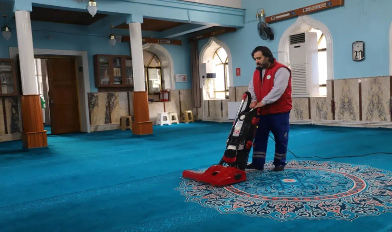 Turgutlu'da camiler ilk teravihe hazır