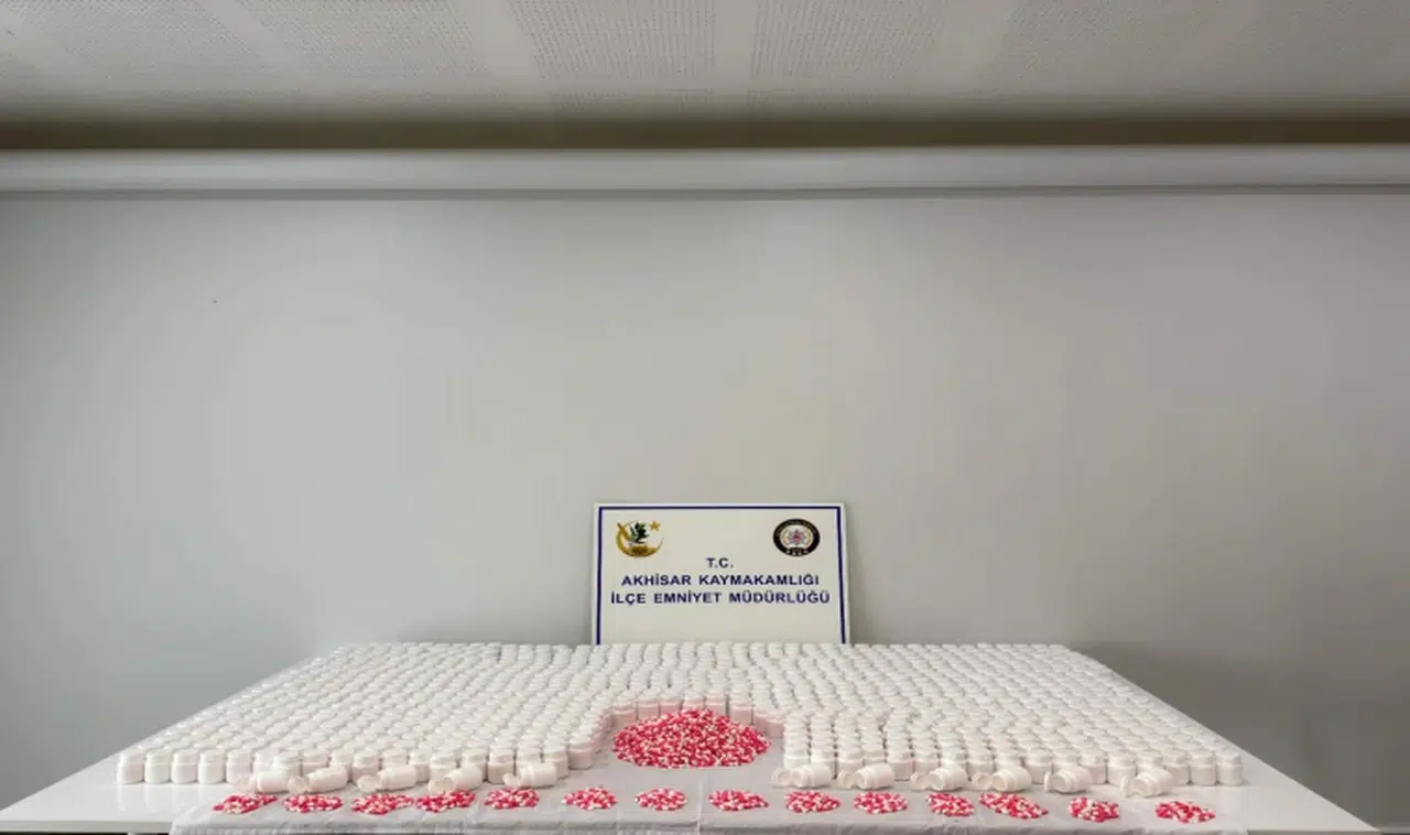 Akhisar'da uyuşturucu operasyonu: 3 tutuklama