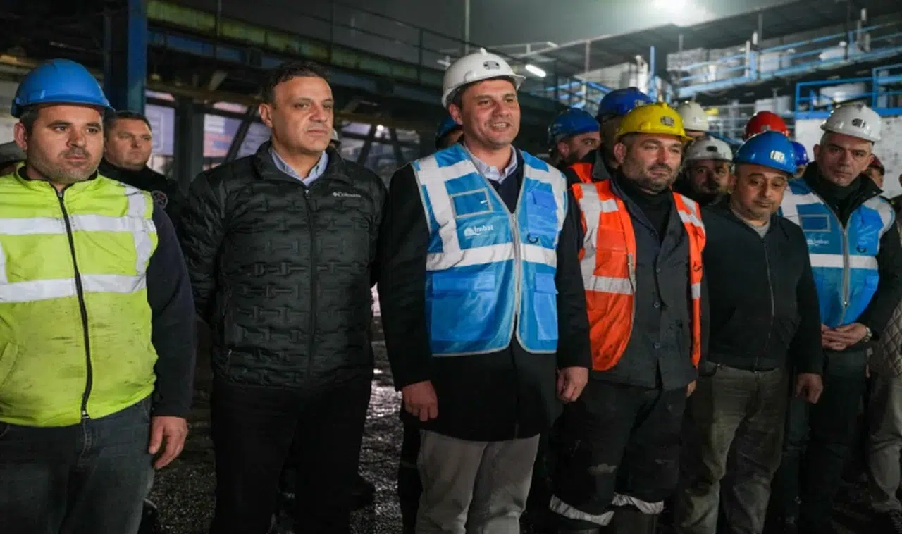 Başkan Zeyrek madencilerle ilk sofrayı paylaştı 