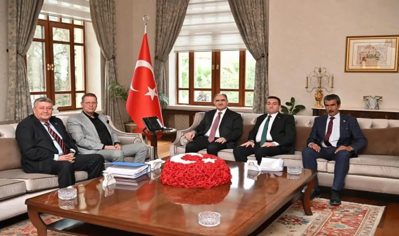 Manisa'da yaşanan su sorunu Vali Özkan'a iletildi