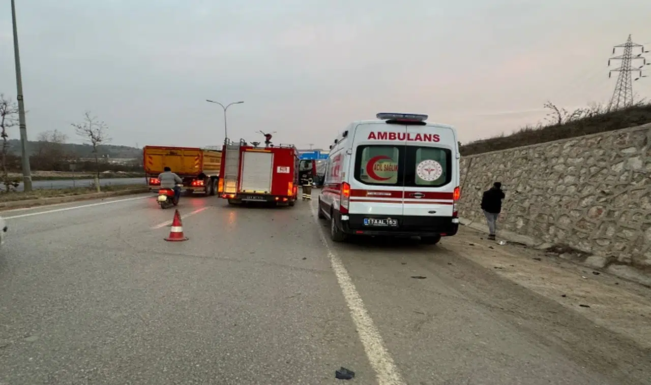 Otomobil motosiklete çarptı: 1 yaralı