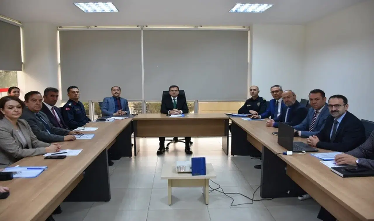 Salihli'de şiddete farkındalık için toplandılar