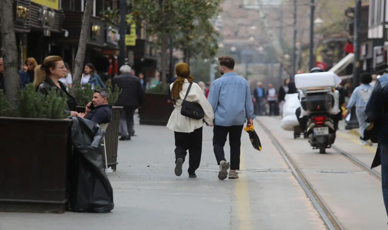 Artık düğünde takılan takılar avukatın