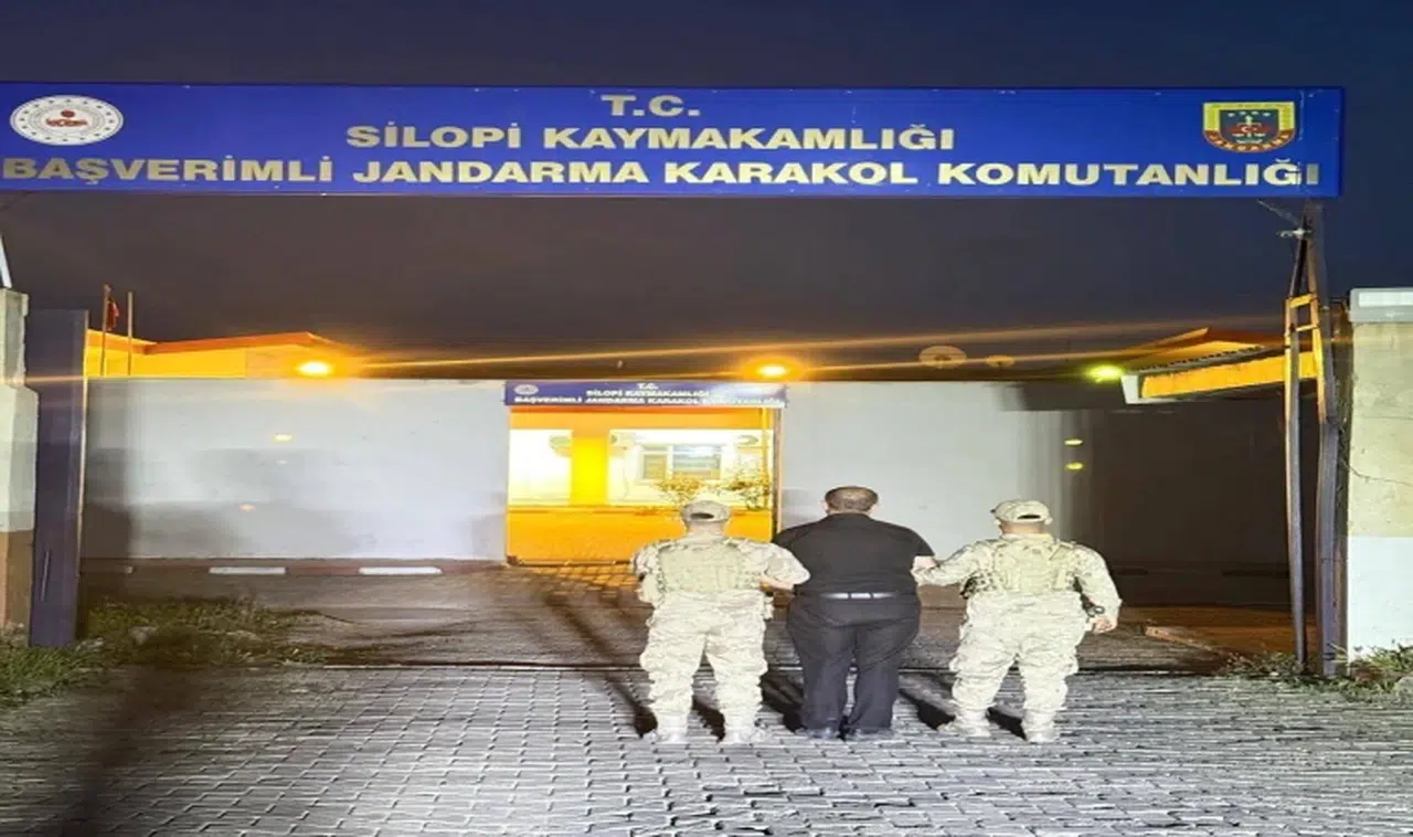 Cami tuvaletinde cinayet işleyen adam polisten kaçamadı
