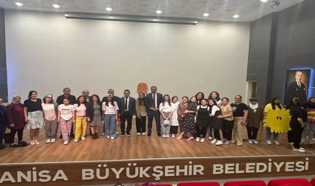 Dünyamız temiz olmalı çocuklar müzikali beğeni topladı
