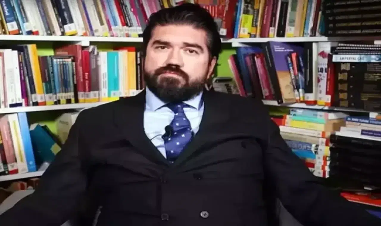 RASİM OZAN KÜTAHYALI KİMDİR?