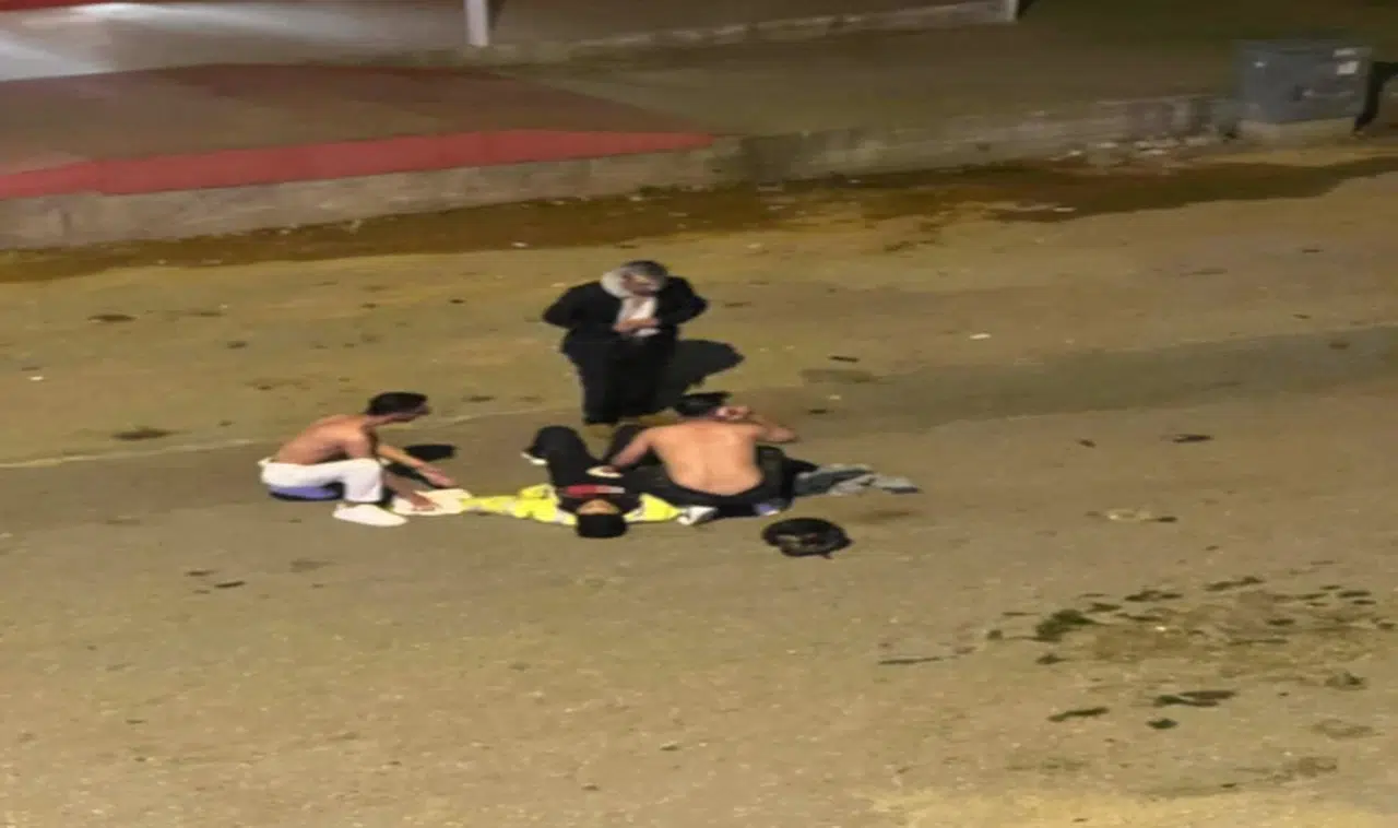 Servis bekleyen kadına bıçaklı saldırı