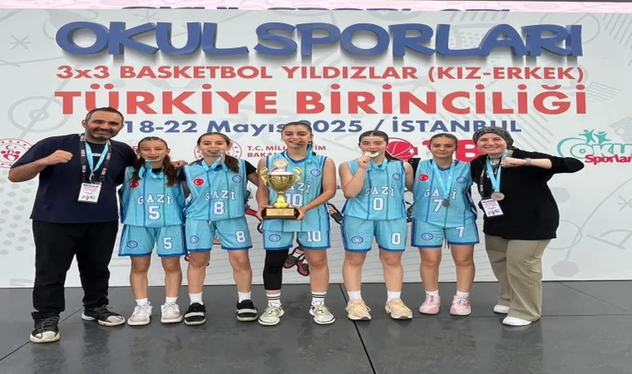 Ahmetli Gazi Ortaokulu Yıldız Kızlarda Türkiye ikincisi 