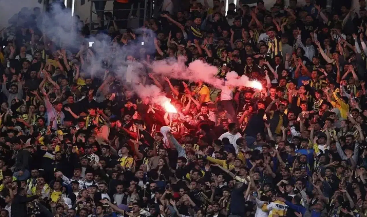 Bavulunu bile topladı! Yıldız futbolcu Fenerbahçe'den ayrılıyor