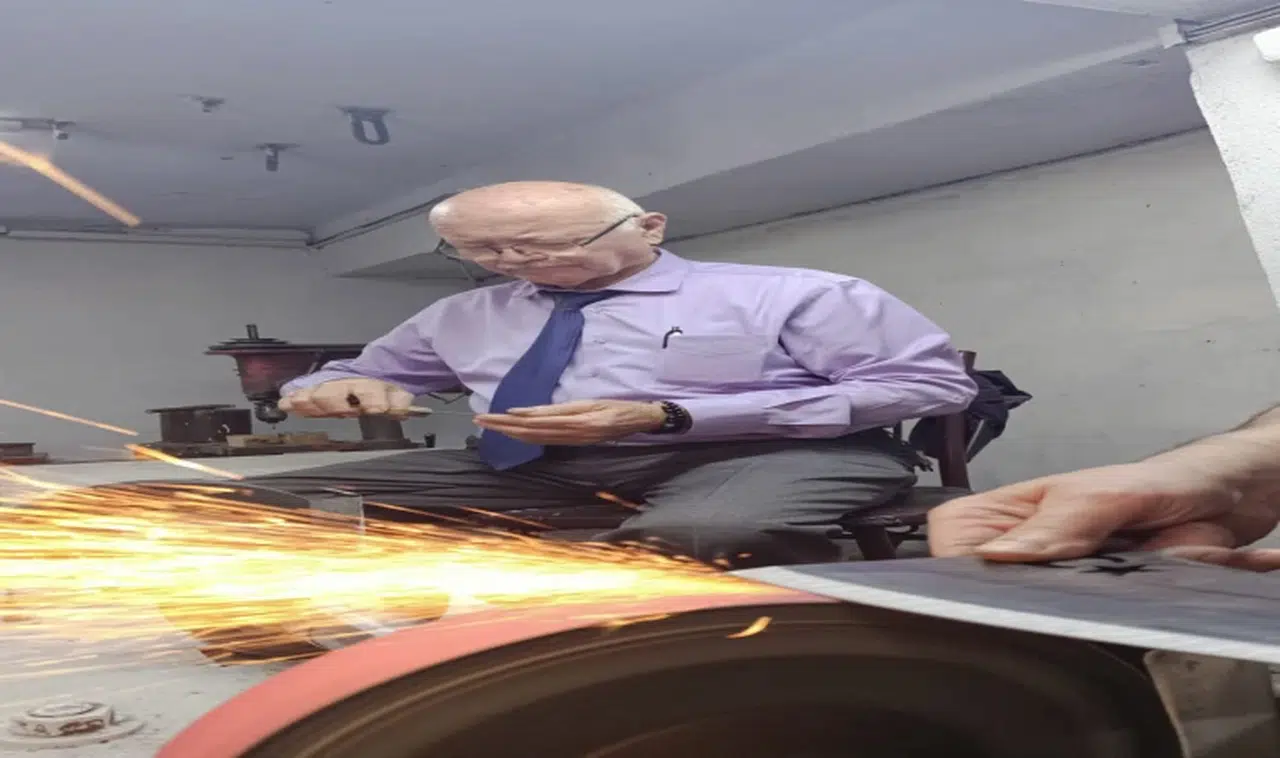 Bıçakları ehil olmayan kişilere biletmeyin 