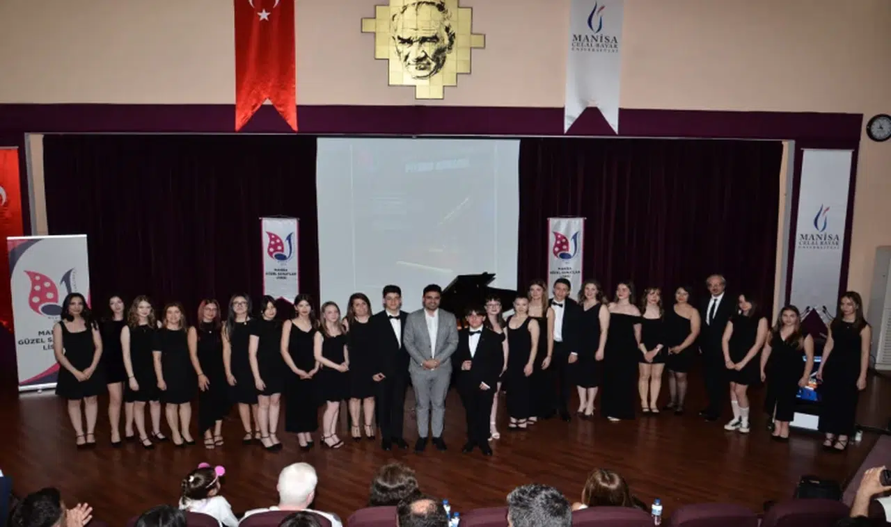 MANİSA GÜZEL SANATLAR LİSESİ’NDEN PİYANO RESİTALİ