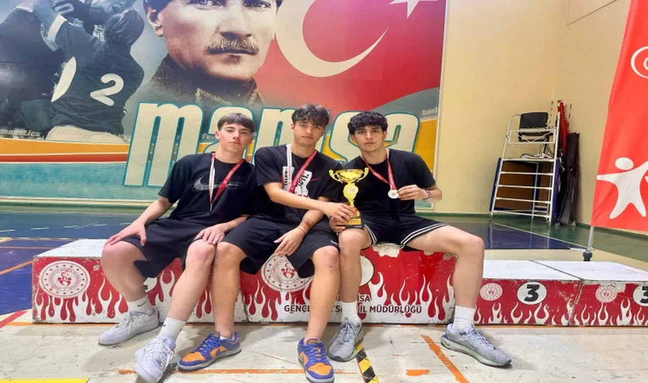 ÖZEL HEDEF ANADOLU LİSESİ MASA TENİSİNDE İL İKİNCİSİ OLDU!