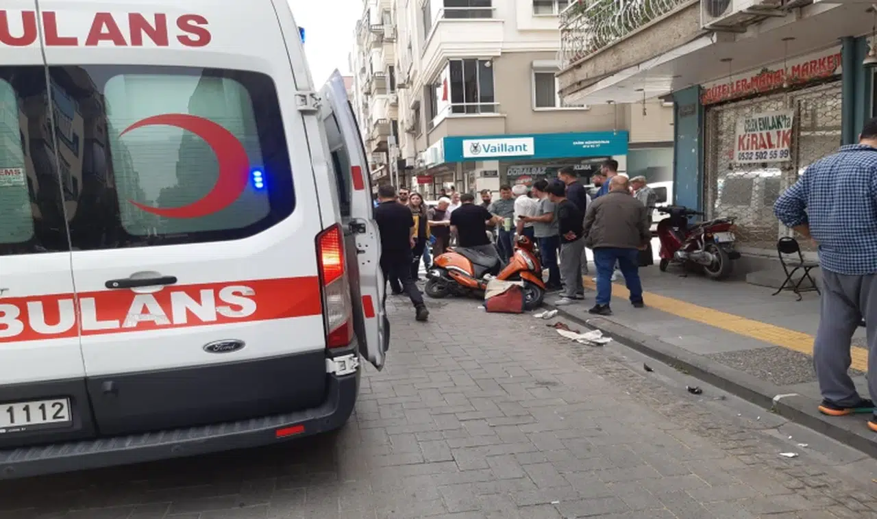 Turgutlu'da feci kaza: 3 motosiklet kafa kaya çarpıştı