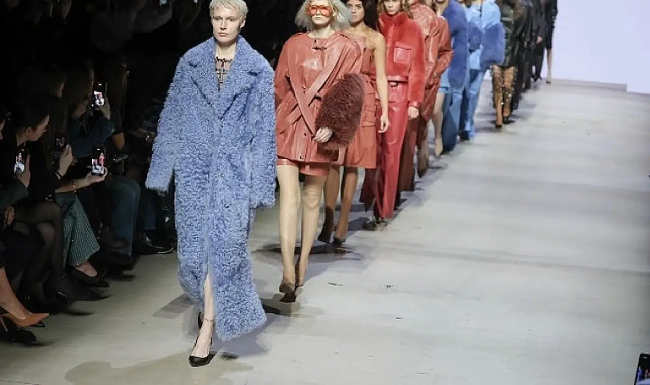 Ünlü modacı Emre Erdemoğlu ilk kadın koleksiyonu “Barlas” ile Bakü Fashion Week’te Sahne Alıyor