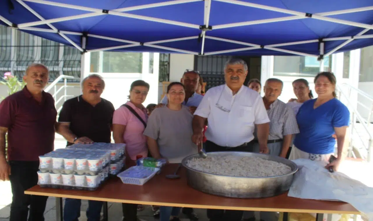 Alevi Derneği’nden Zeyrek için pilav hayrı