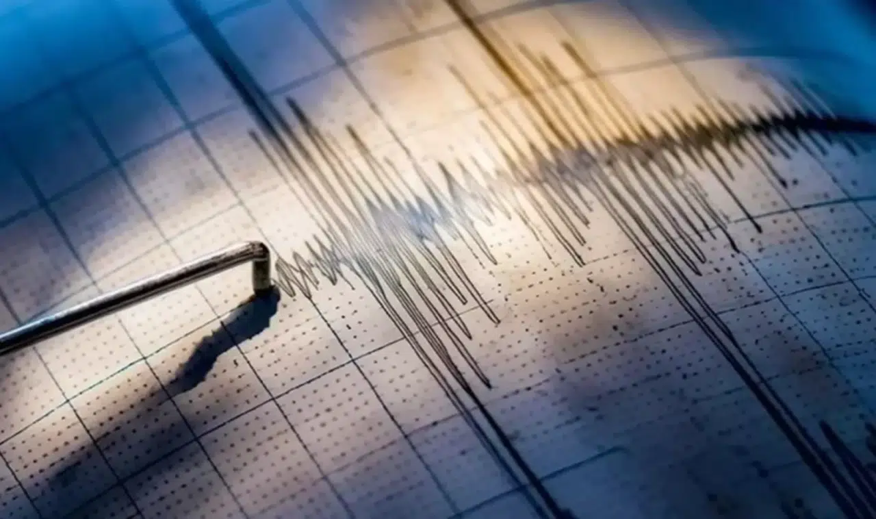 Ege'de korkutan deprem